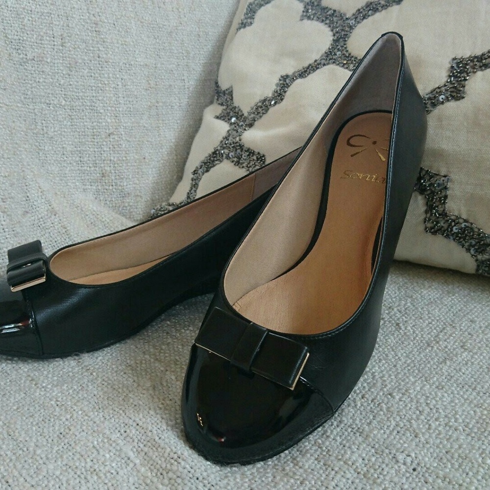 Comfortable bow wedges